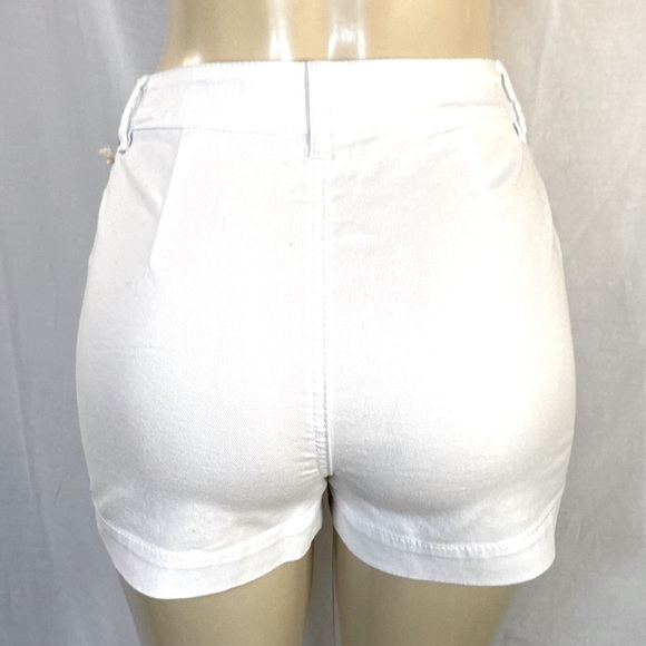 COPPER KEY Juniors White Shorts Button Fly Size 5 Utility Style 2.75” Inseam NWT - Picture 6 of 7
